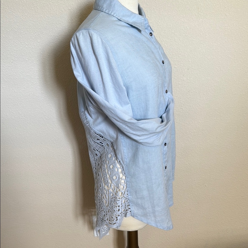 *Soft Surroundings Blue Long Sleeve Button Down Tunic with Lace Back (sz med) - Picture 1 of 7